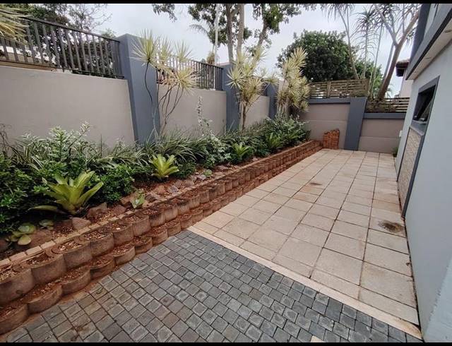 5 BEDROOM HOUSE FOR SALE IN IZINGA